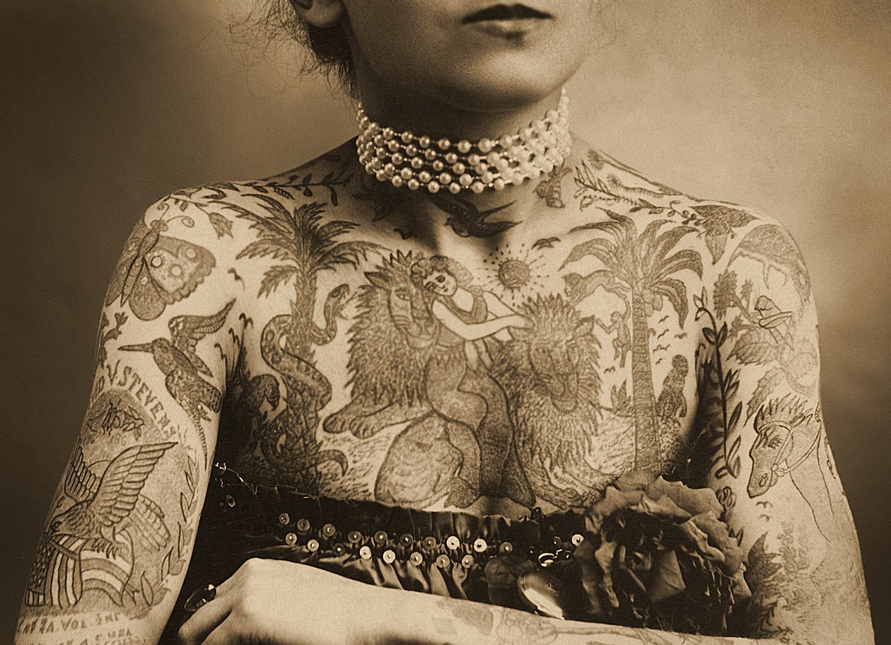Porträtt av en tatuerad kvinna, ca 1905 av Unbekannt Unbekannt
