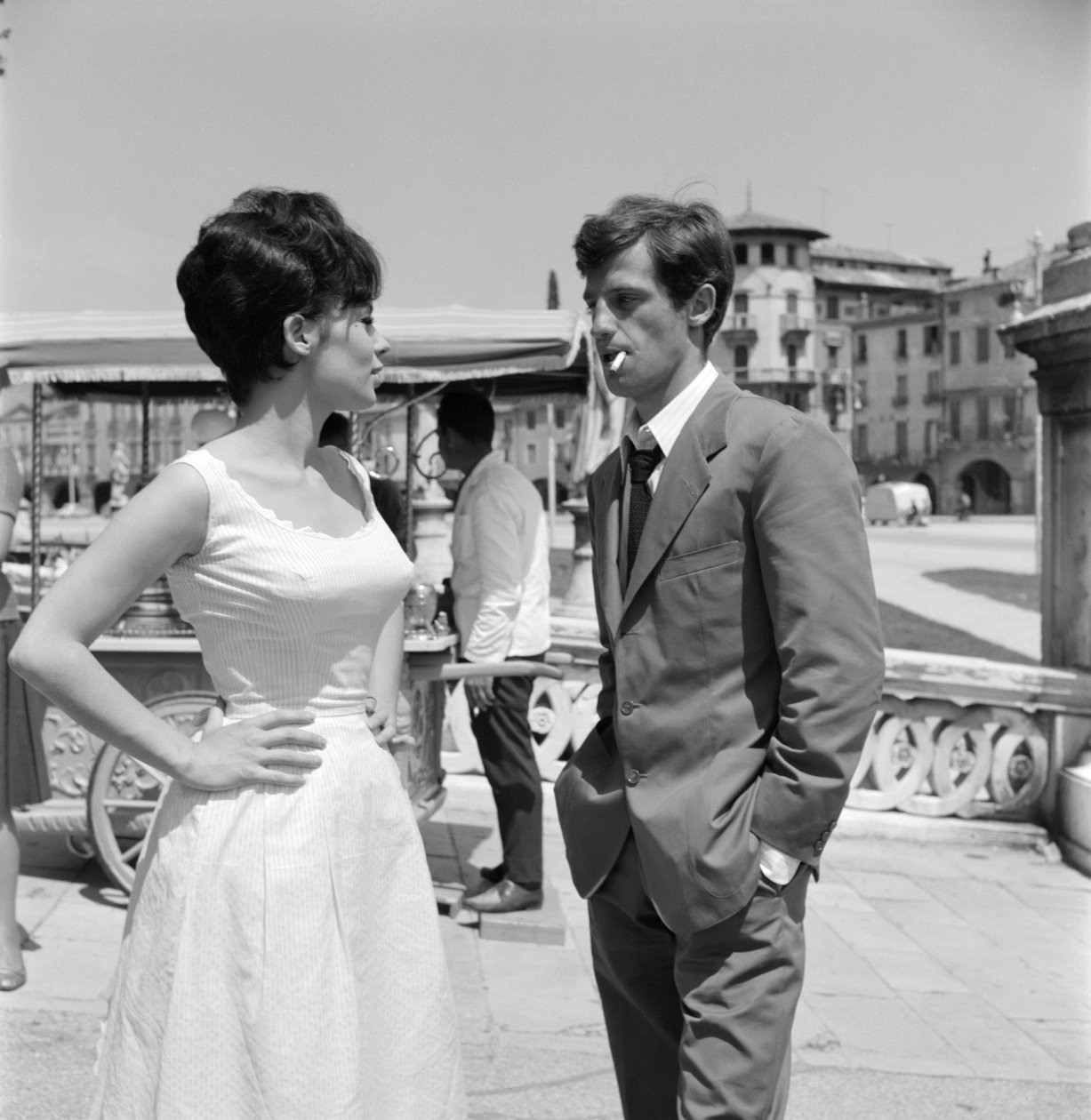 ABANO TERME (ITALIEN): INSPELNING AV FILMEN "" FUSKARNA"": SKÅDESPELARE JEAN-PAUL (jean paul) BELMONDO OCH SKÅDESPILLAREN PASCALE PETIT - 1960 av Unbekannt