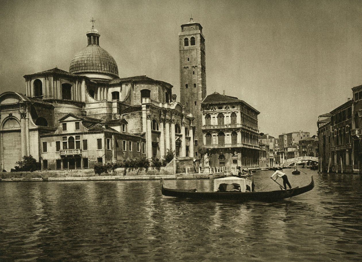 En gondol i Canal Grande mittemot kyrkan Saint Jeremiah (San geremia) i närheten av Cannaregio. Venedig Fotografi av Wilhelm Bode av Unbekannt