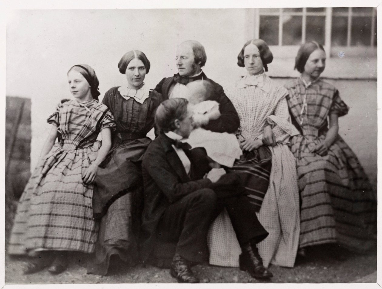 Alexander Parkes, engelsk uppfinnare och kemist, med sin familj, ca 1870 av Unbekannt