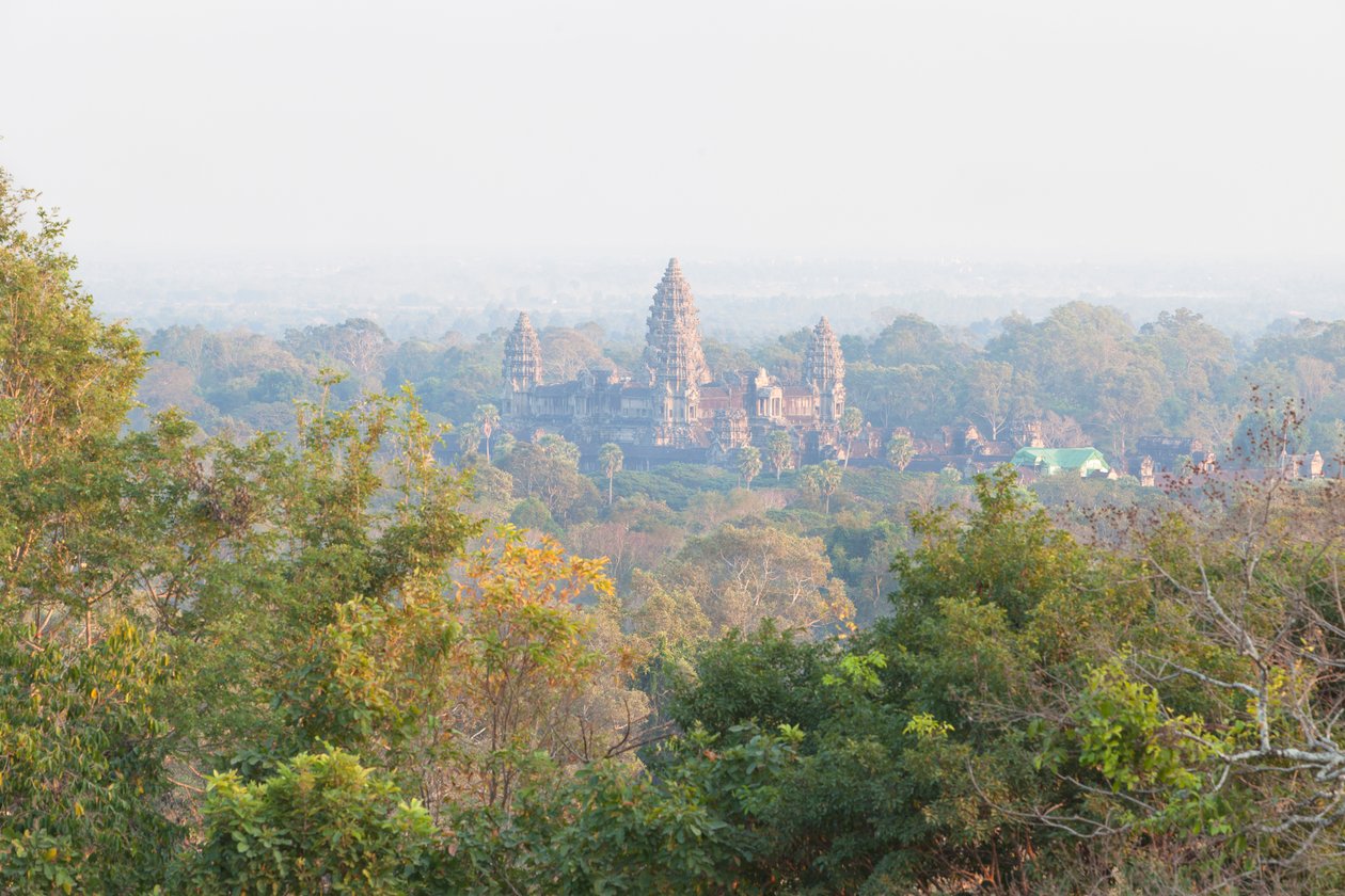 Angkor Wat sett från bergssluttningen i Phnom Bakheng, Siem Reap, Kambodja (foto) av Unbekannter Künstler