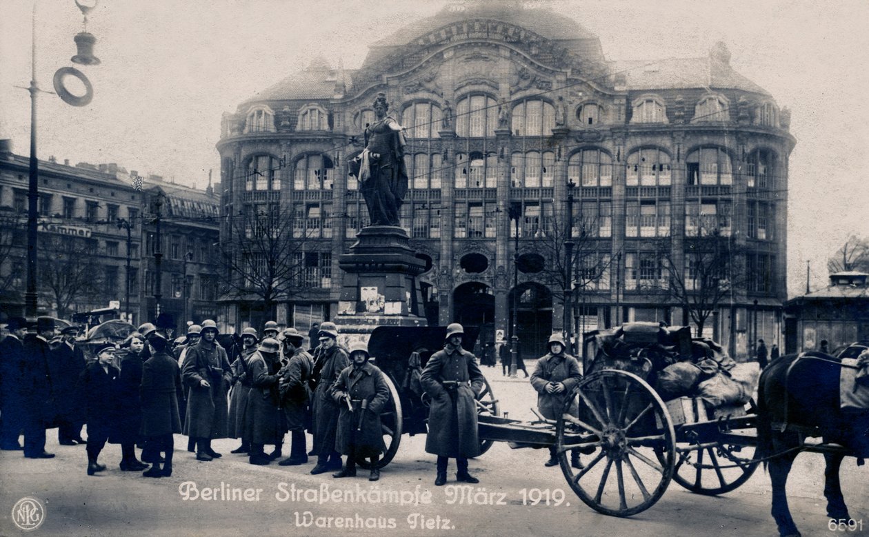 Gatustrider i Berlin, mars 1919 av Unbekannter Künstler
