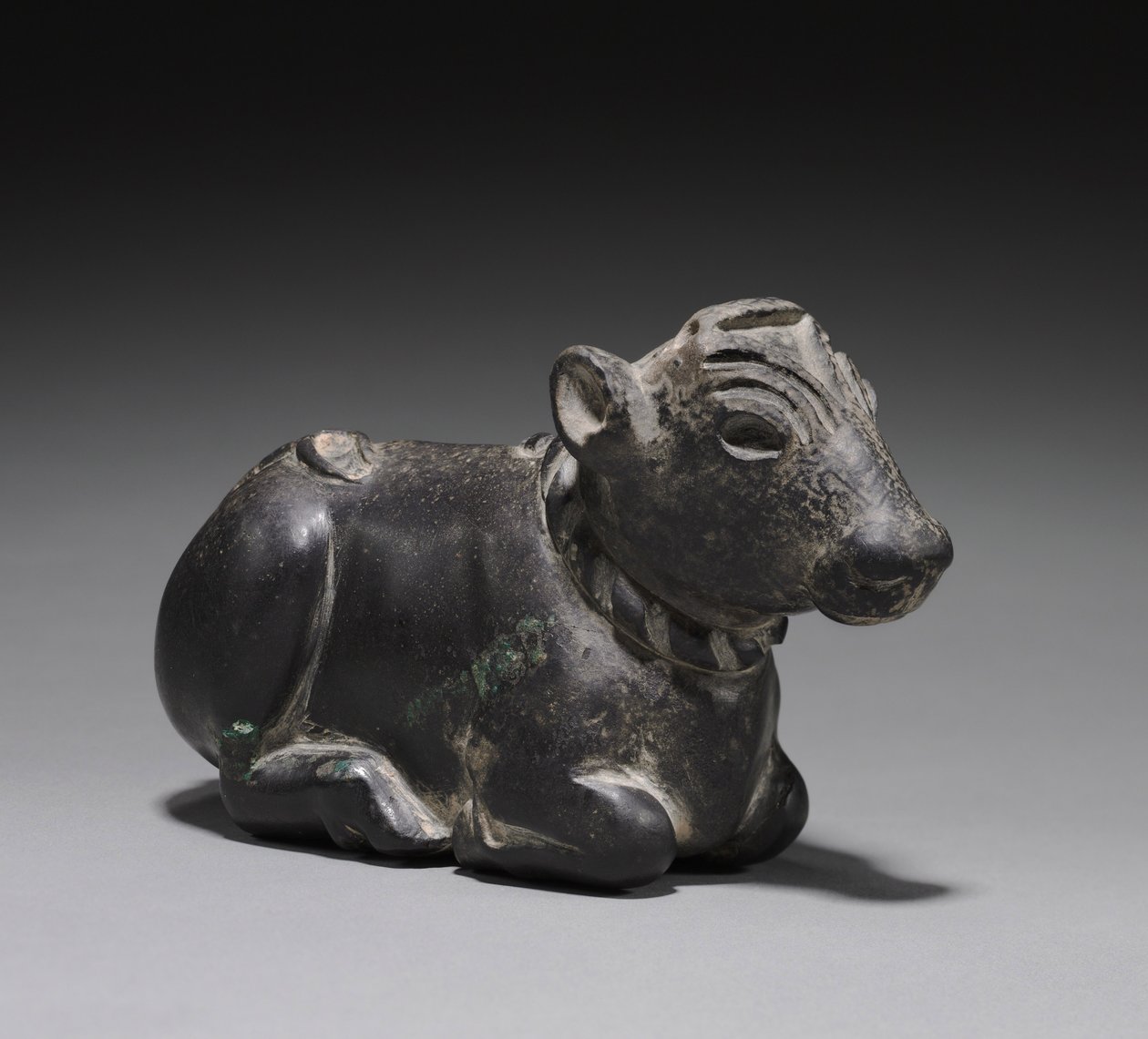 Bull Calf Polemount, c.2700 f.Kr av Unbekannt