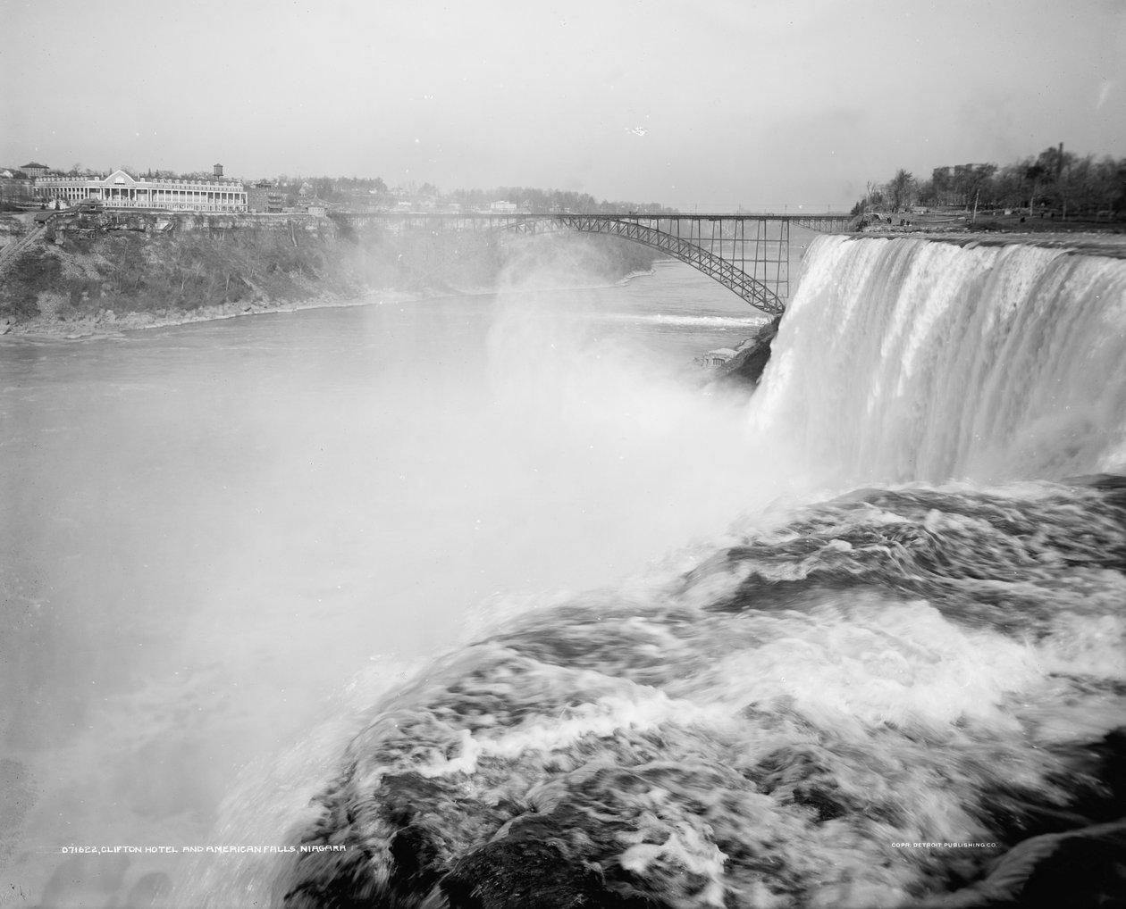 Clifton Hotel och American Falls, Niagara av Unbekannter Künstler