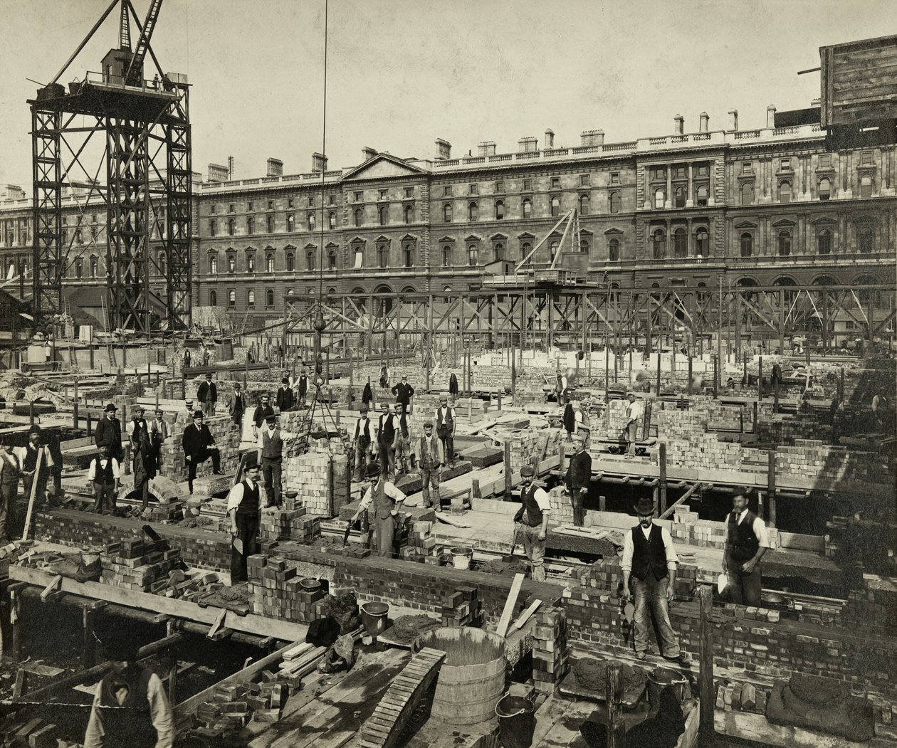 Byggandet av det nya regeringskontoret, Great George Street, Westminster, London, 24 september 1902, Storbritannien (s/v foto) av Unbekannter Künstler