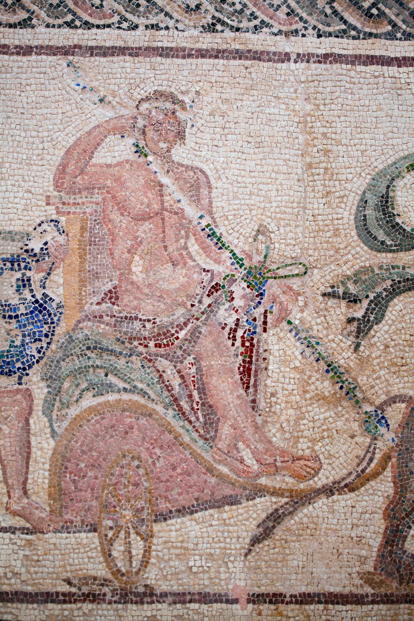 Detalj av Dionysos triumf - gudens återkomst från en militärexpedition till Indien - Dionysos sittande på en vagn dragen av två pantrar - Paphos mosaiker, Dionysos hus, slutet av 2:a århundradet e.Kr. - Slutet av 2:a århundradet e.Kr. -Cypern – Triumfen av William M. Timlin