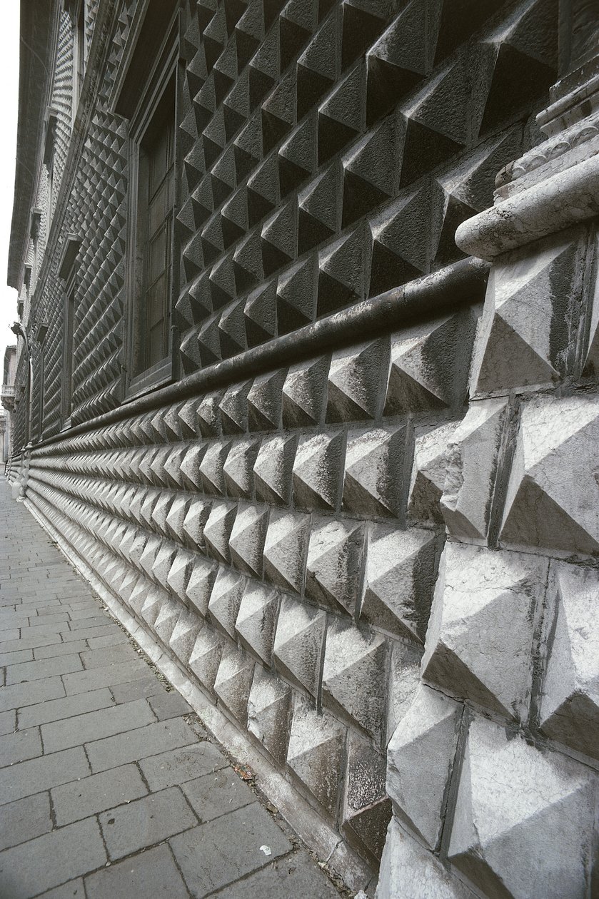 Detalj av fasaden på Palazzo dei Diamanti, Ferrara, Italien (foto) av Benjamin Baud