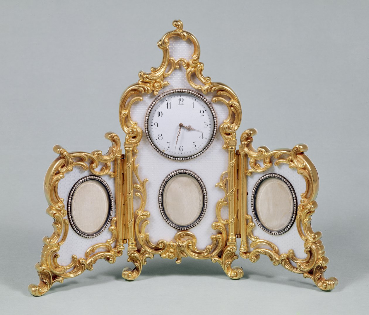 Skrivbordsklocka i faberge Louis XV-stil av Unbekannt