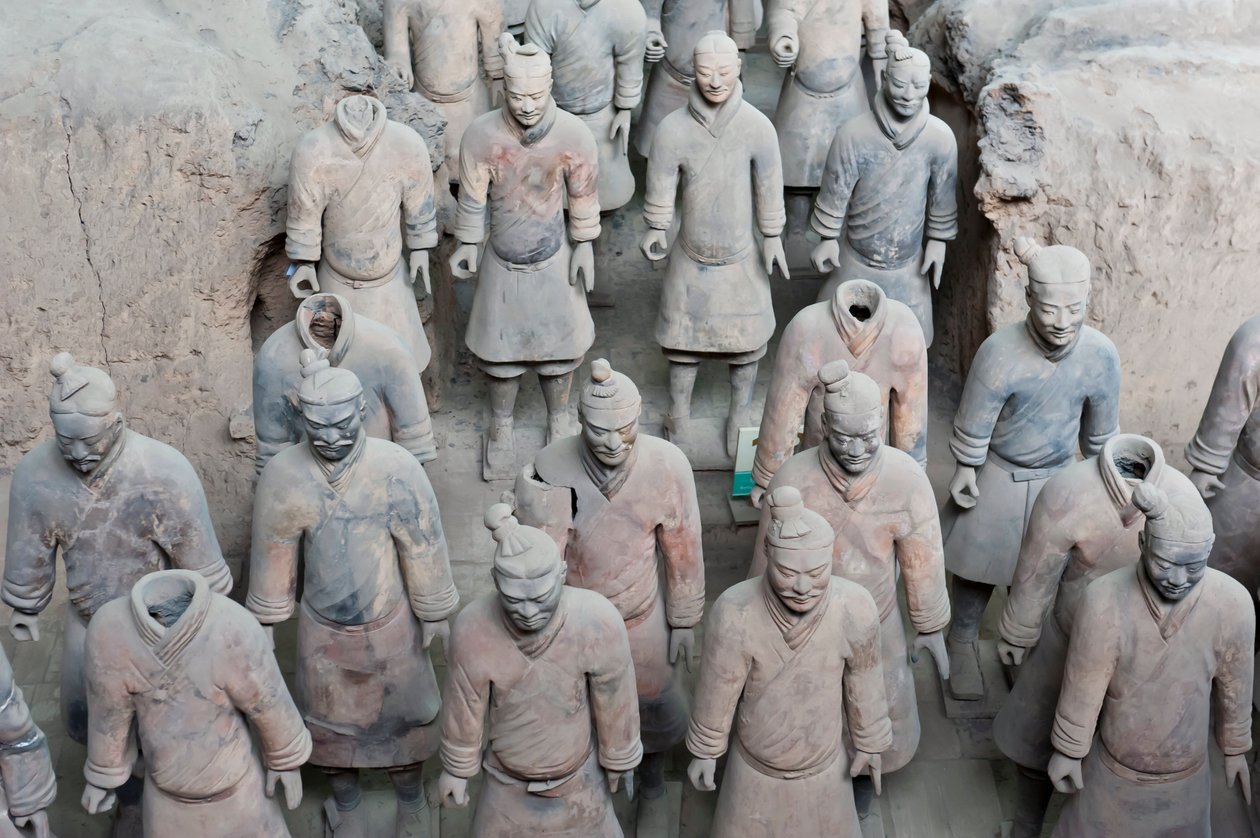 Första gropen; stående krigarfigurer; Kejsar Qin Shi Huangs mausoleum; Terrakottaarmén; Xi