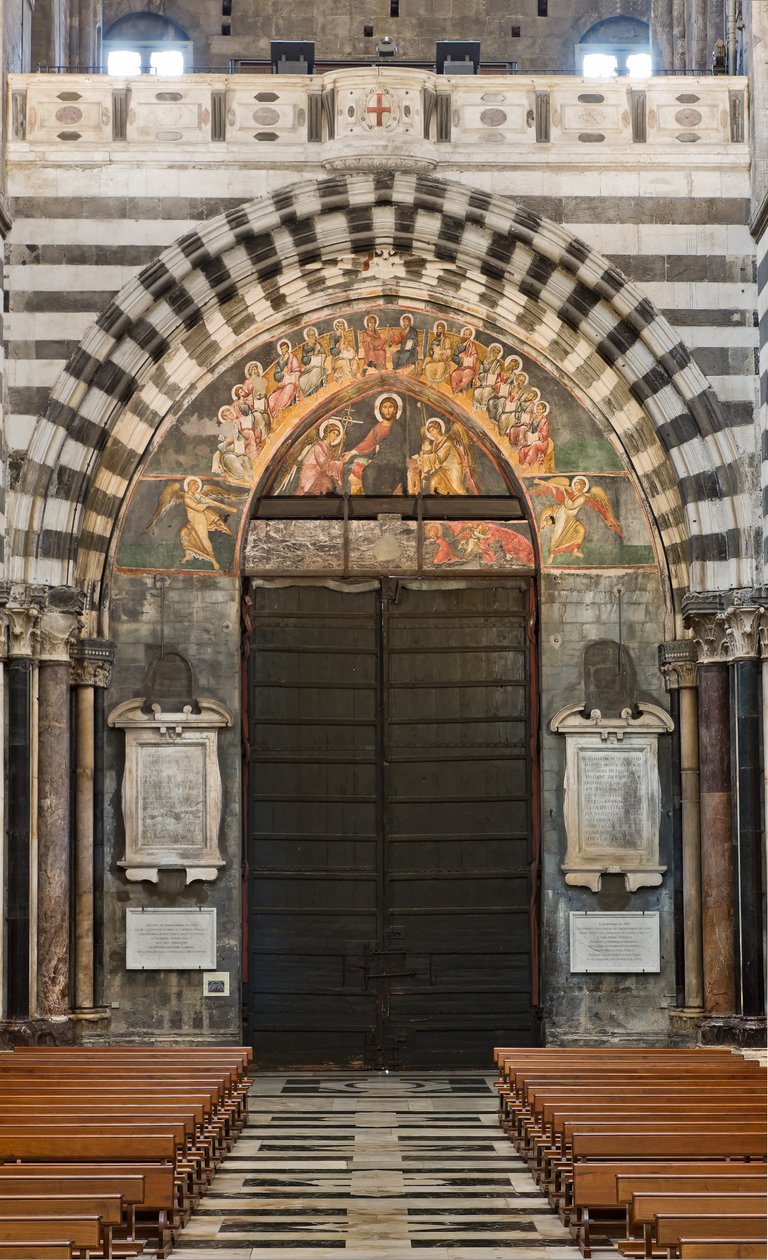 Genua, Duomo (St Lawrence Cathedral), inuti, endonarthex: utsikt över motfasaden och huvudportalen av Unbekannter Künstler