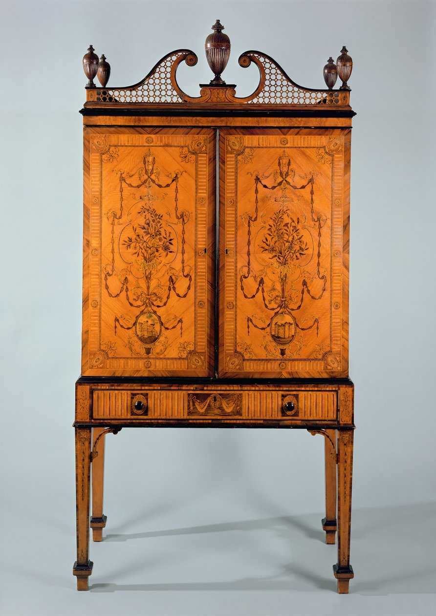 George III Craven skåp, satinträ och intarsia, på stativ av Unbekannt