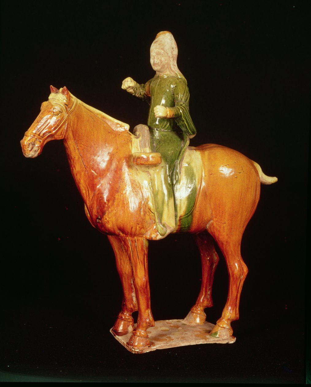 Glaserad figur av en monterad trummis T