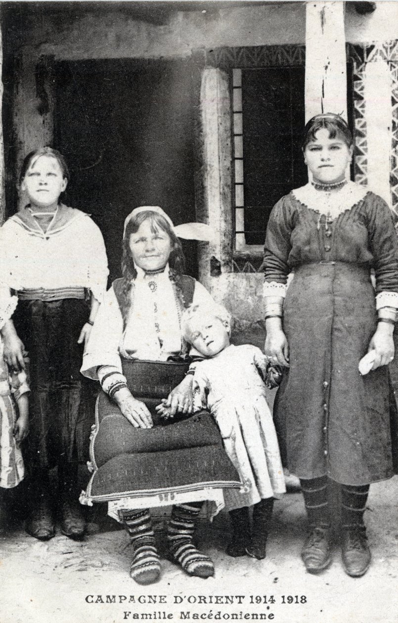 Grekland, Makedoine: porträtt av en makedonsk familj - Vykort 1914-1918 av William M. Timlin