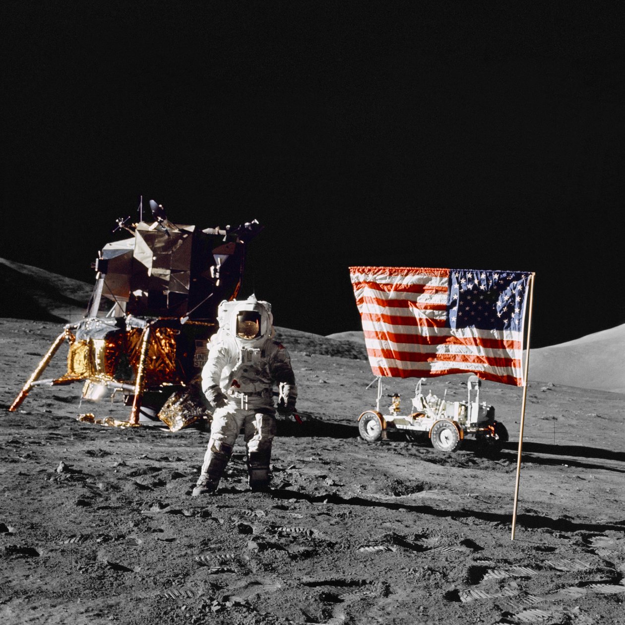 Harrison H Schmitt på månens yta under Apollo 17-landningsuppdraget av Unbekannt