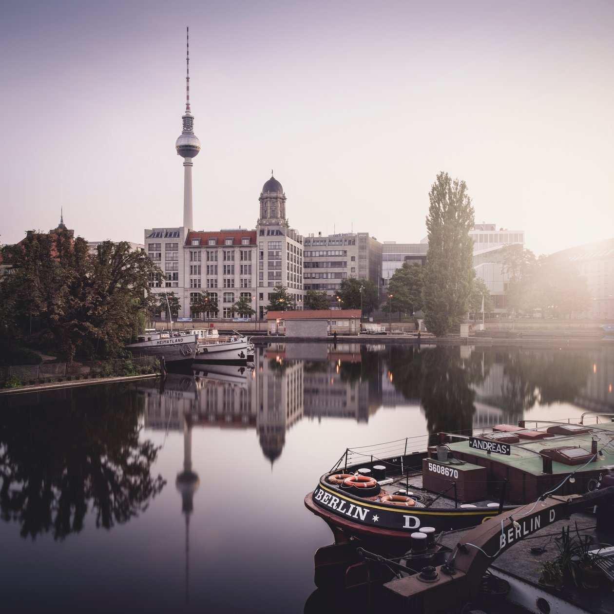 Historisk hamn, Berlin, Tyskland, 2015 (foto) av Leopold Blonder