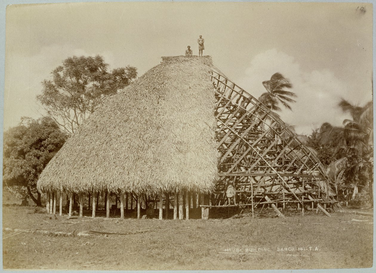 Husbyggnad i Samoa, ca 1875 (sepiafoto) av Unbekannt