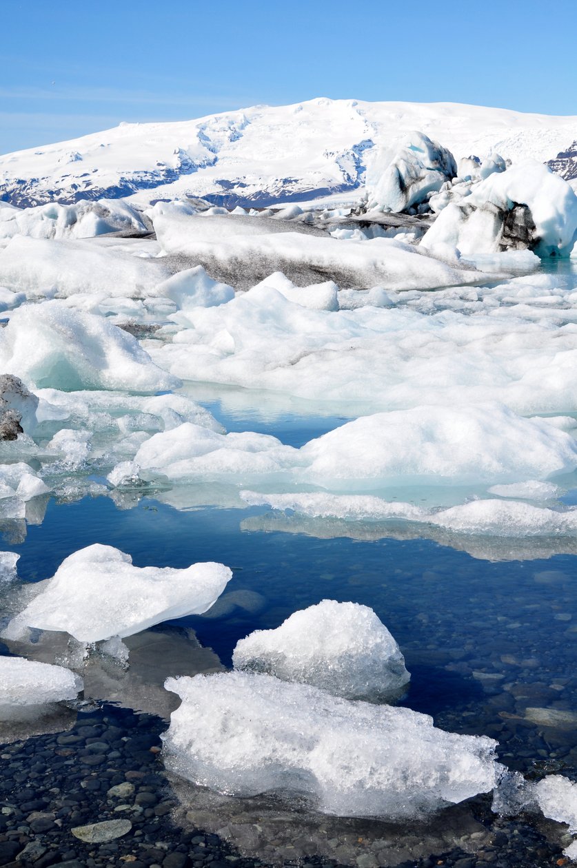 Isberg och isflak vid Jokulsarlon Glacier Lagoon, Island (foto) av Unbekannter Künstler