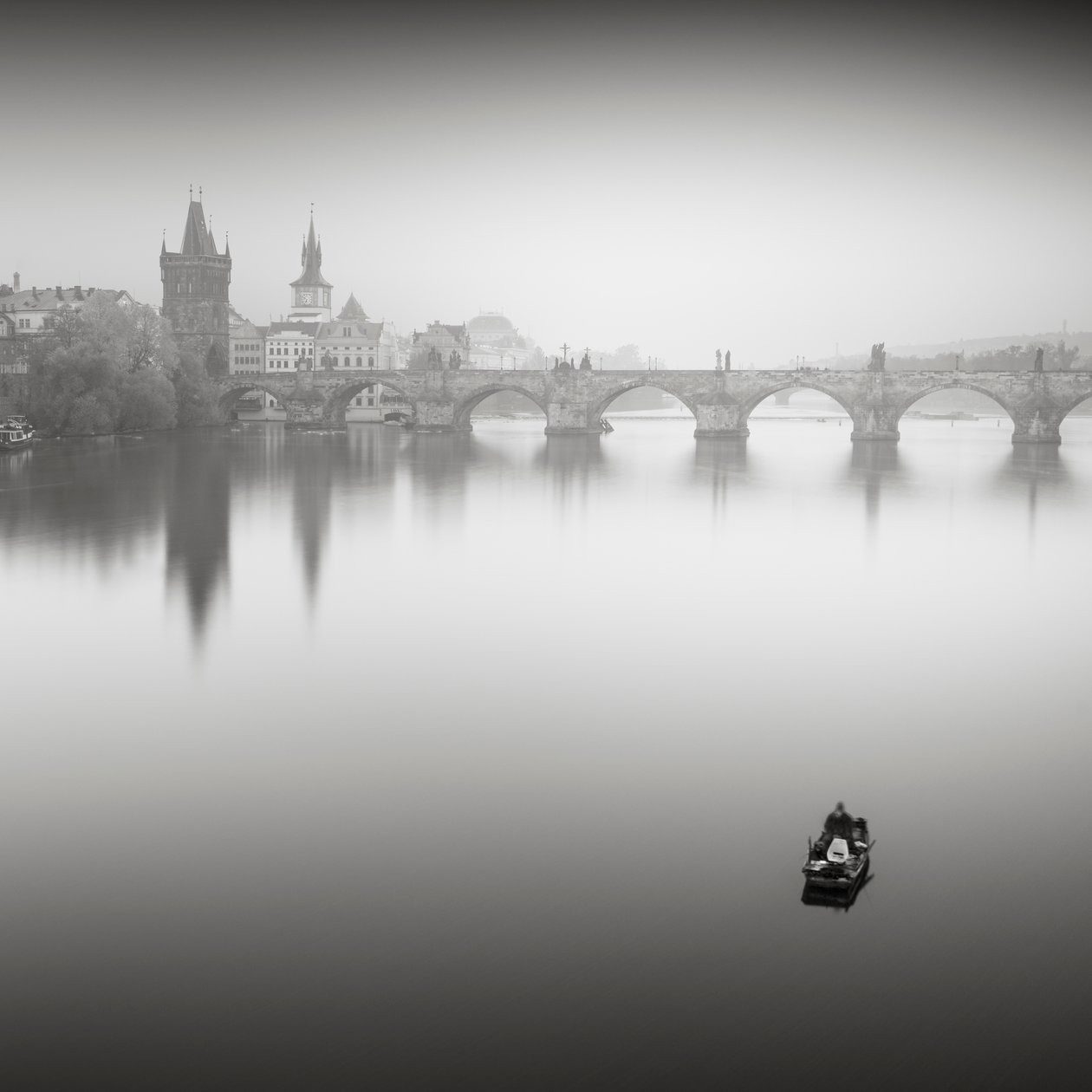 Karlsbron, Studie 2, Prag, Tjeckien, 2015 (s/v foto) av Leopold Blonder