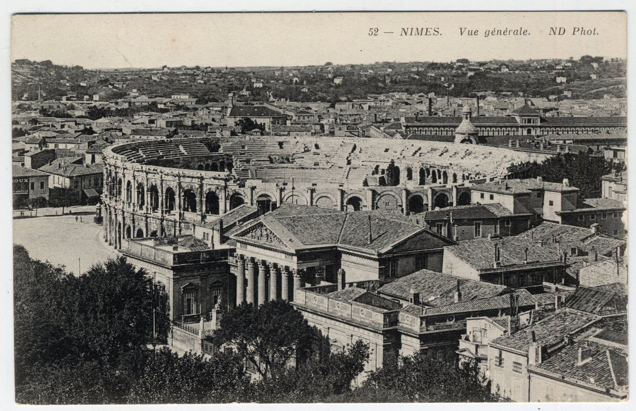 Languedoc Roussillon, Gard (30), Nimes: allmän utsikt över staden med arenor och Maison Carree - Vykort sent 1800- och 1900-tal av William M. Timlin