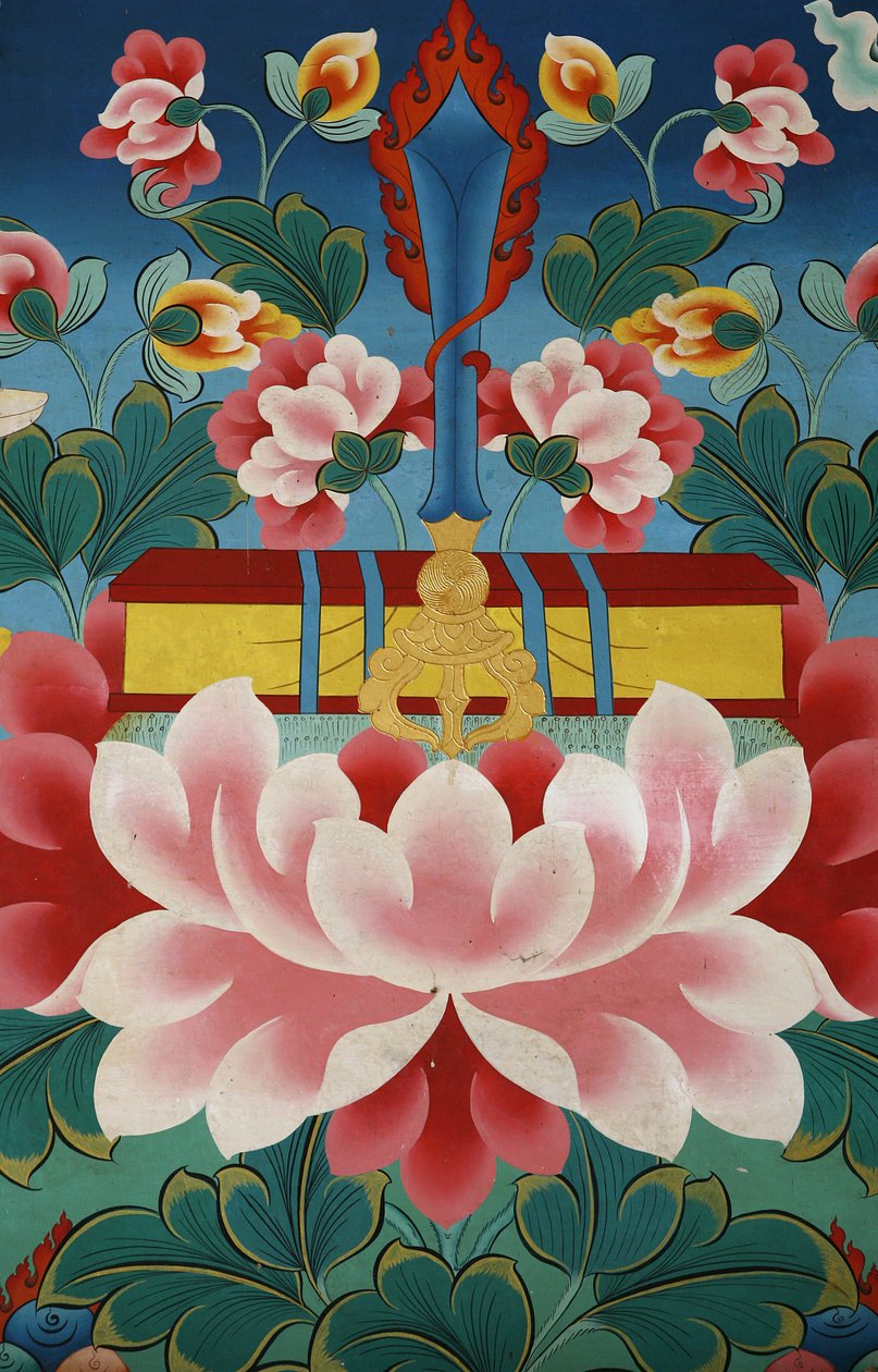 Lotusblomma, kunskapens svärd och helig text. Kopan kloster, Kathmandu, Nepal av Unbekannt