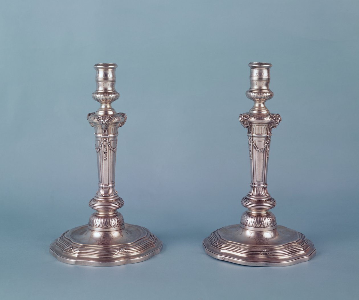 Louis XV silverljusstakar av Unbekannt