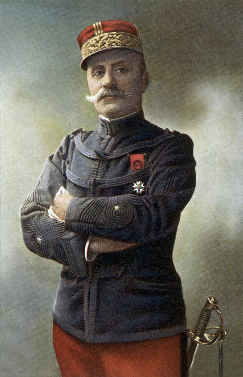 Marechal Ferdinand Foch (1851-1929), divisionsgeneral i den franska armén som sedan beordrade arméerna Alliees i norr, chef för den franska arméns generalstab och generalissimus för trupperna Alliees i mars 1918, han erhåller marechals grad 1918, foto b av Unbekannter Künstler