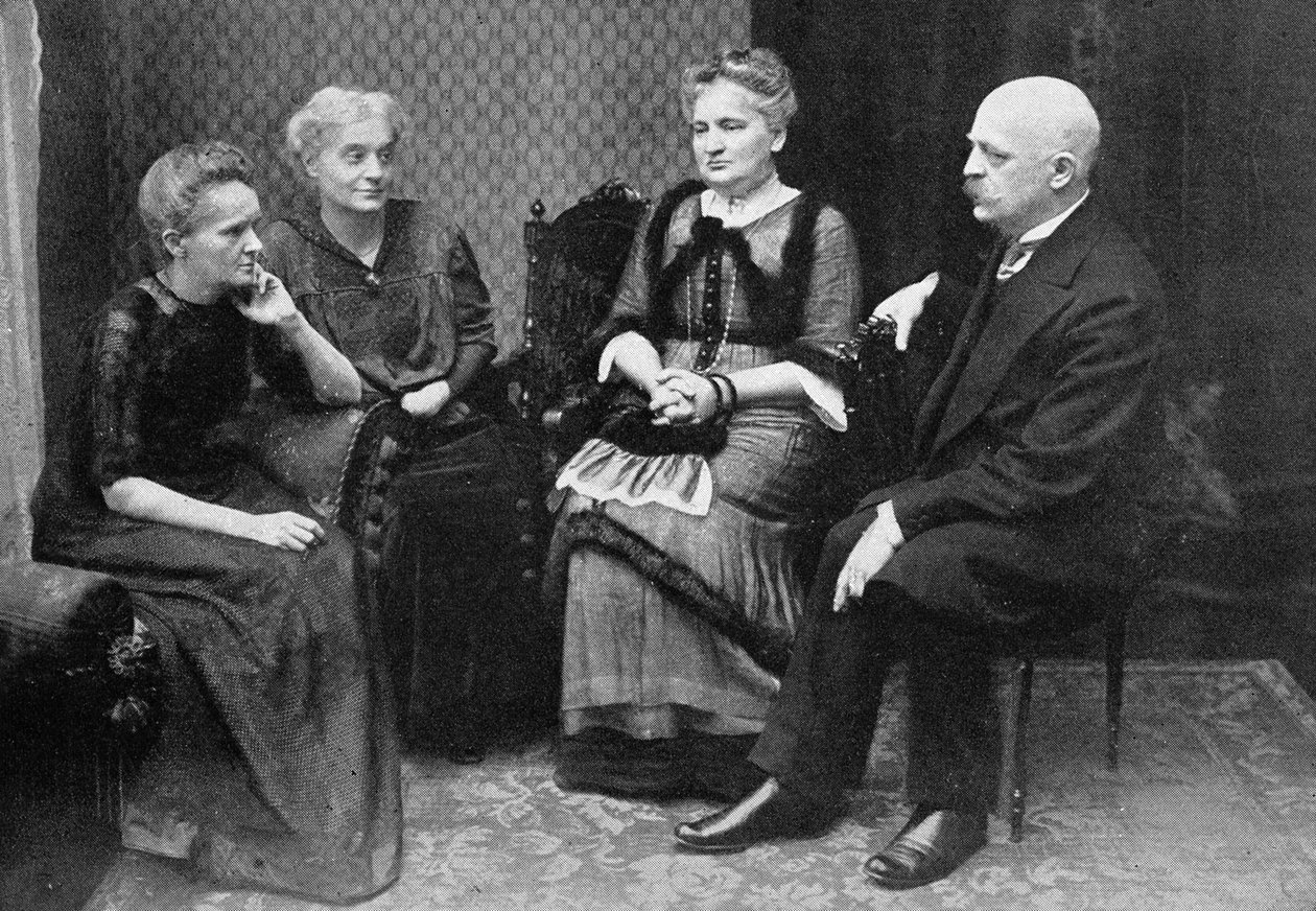 Marie Curie med sina bröder och systrar av Unbekannter Künstler