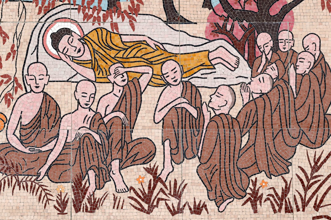 Ong Nui buddhistisk pagod, väggfresk, Buddhas liv, Efter 45 år av undervisning i Dharma, gick Buddha in i Parinirvana, Quy Nhon, Vietnam, 2019 (foto) av Unbekannt