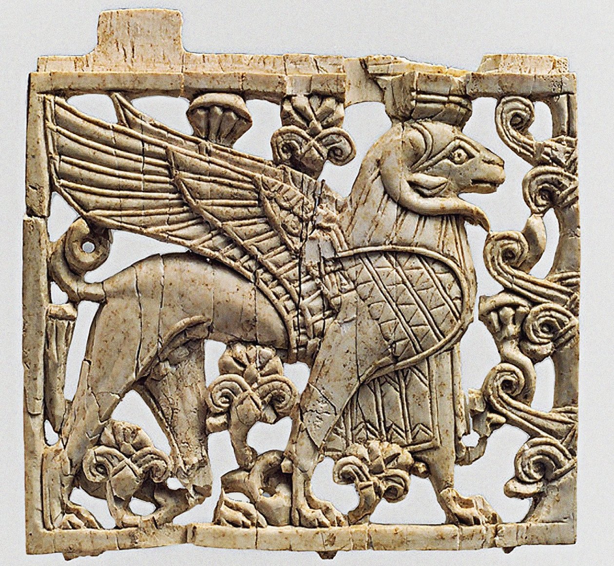 Tavla föreställande en bagge med huvudet Sfinx, Nimrud, Mesopotamien, 900-800-talet f.Kr. av Unbekannt