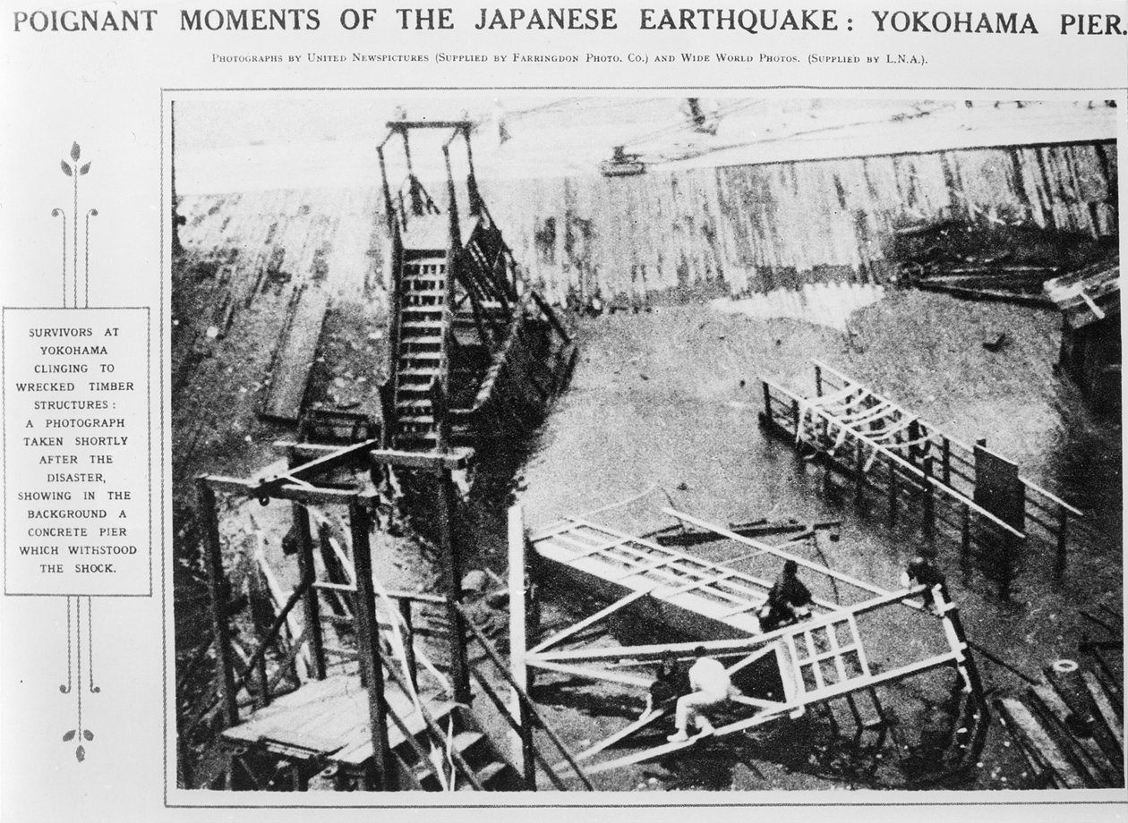 Gripande ögonblick av den japanska jordbävningen, Yokohama Pier av Unbekannt