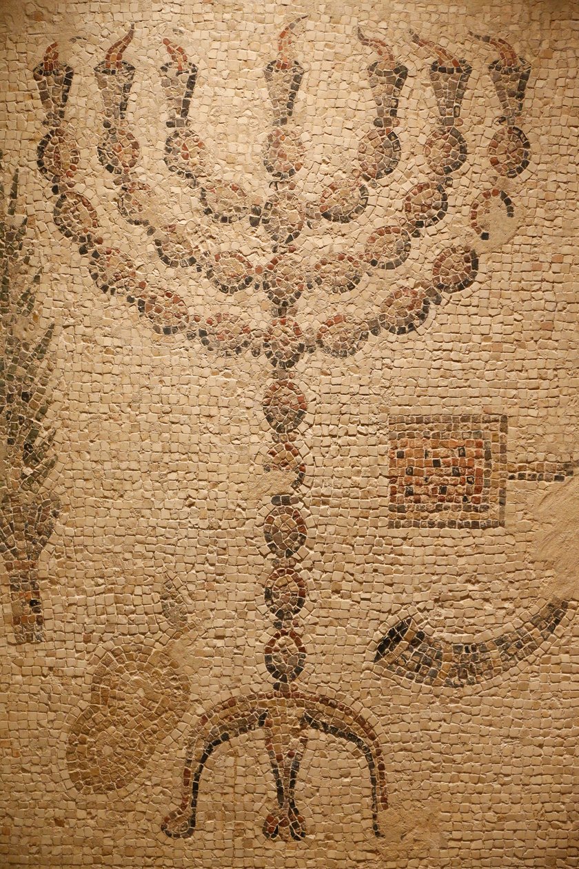 Portion of a Synagogue Mosaic Floor (Replica) - original: Beth Alpha Synagogue, Israel - 600-talet CE - Menorah - Det judiska museet New York, New York, USA av Unbekannt