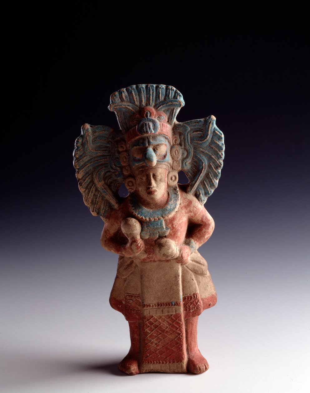 Precolombiansk konst, Mayacivilisation, sen klassisk period: statyett av antropomorfisk lera som representerar en stående figur, har funktionen som ett musikinstrument. från Nebaj, Quiche, Guatemala. Dämpa. 21x11 cm Guatemala, Museo Nazionale di Archeologi av Unbekannt