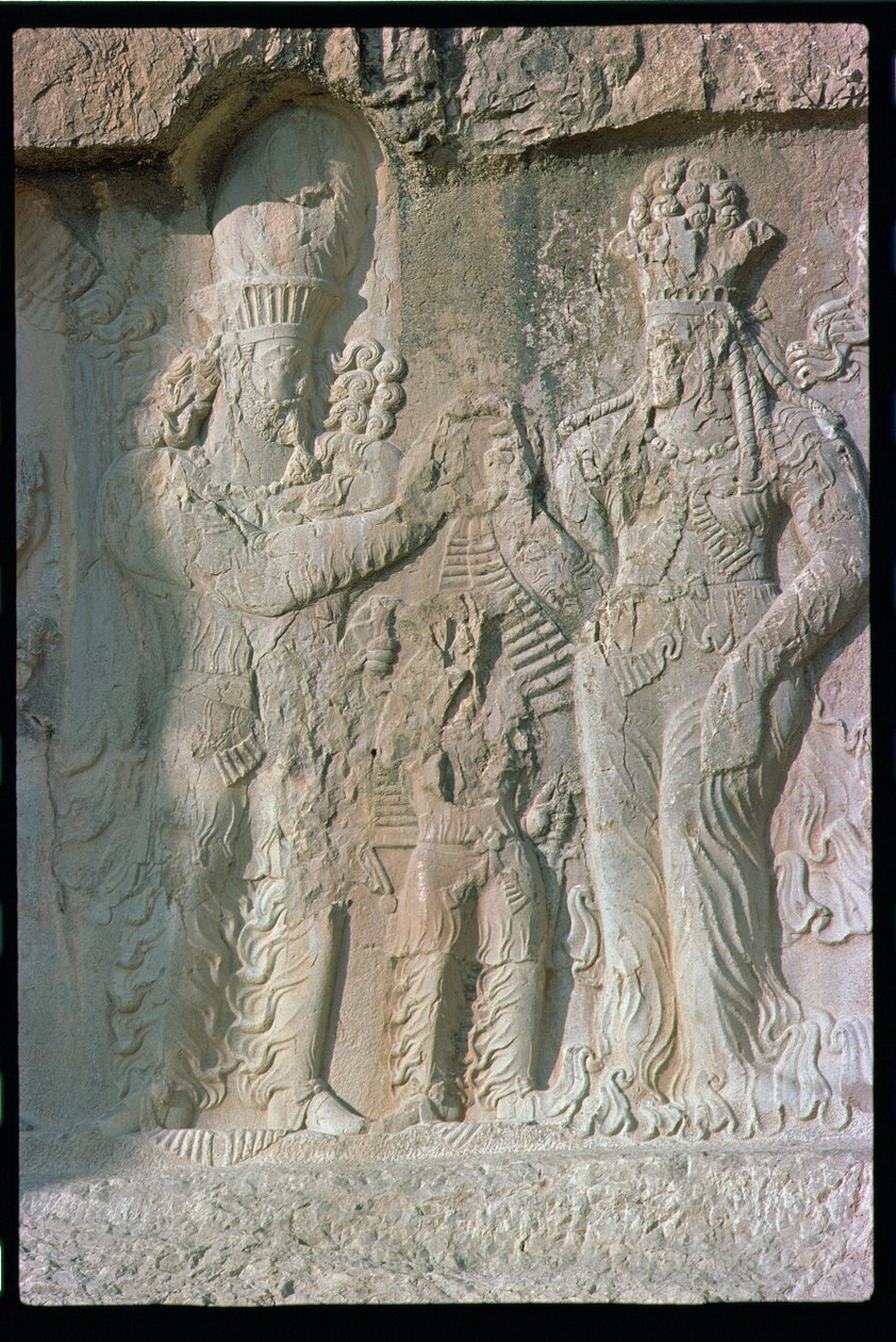 Klipprelief föreställande Narashs investiture, Sassanian (kalksten) av Unbekannt