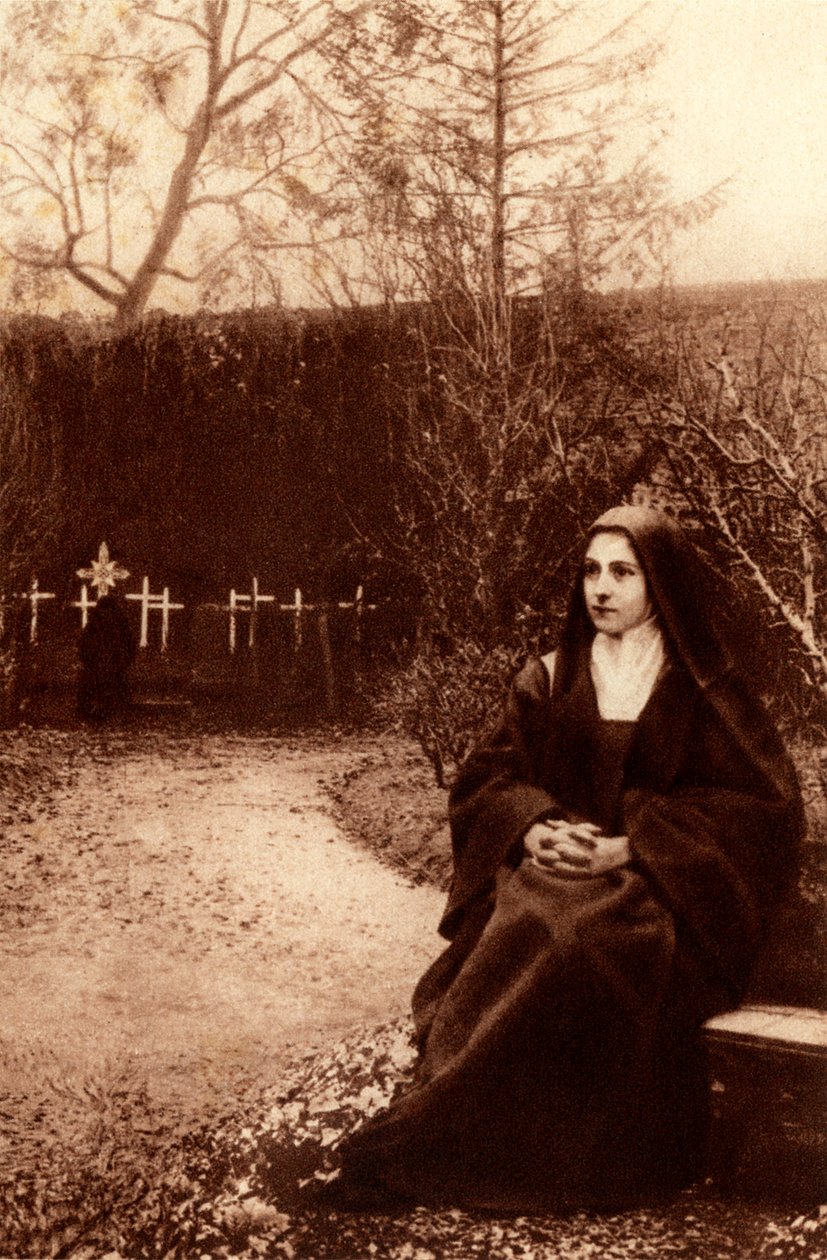 Den heliga Thérèse av Jesusbarnet mediterade i trädgårdarna i klostret Lisieux. 1948 (fototryck) av Unbekannter Künstler