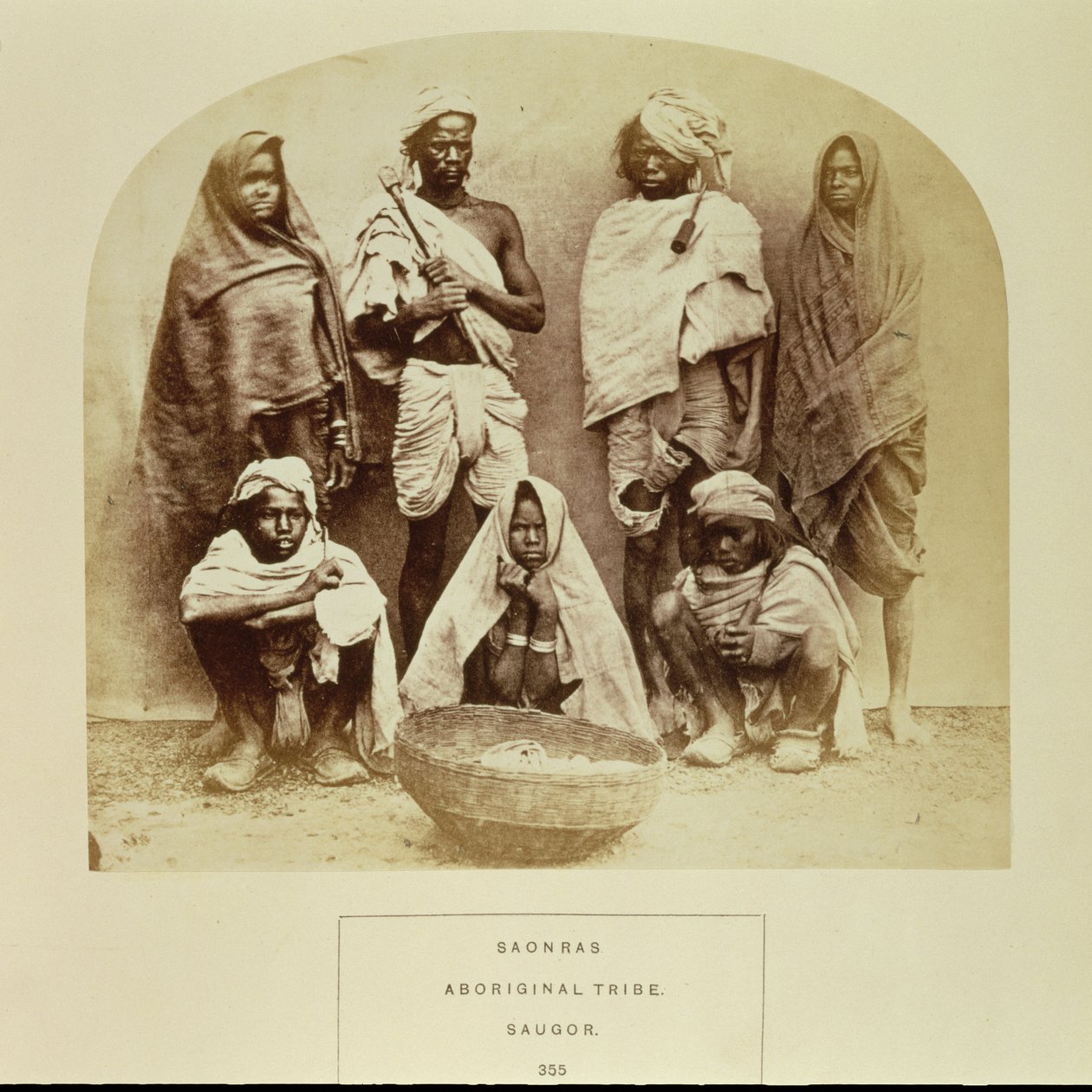 Saonras, en aboriginalstam från Saugor, centrala Indien, nr. 355 från "Faces of India", pub. 1872 (sepiafoto) av Unbekannt