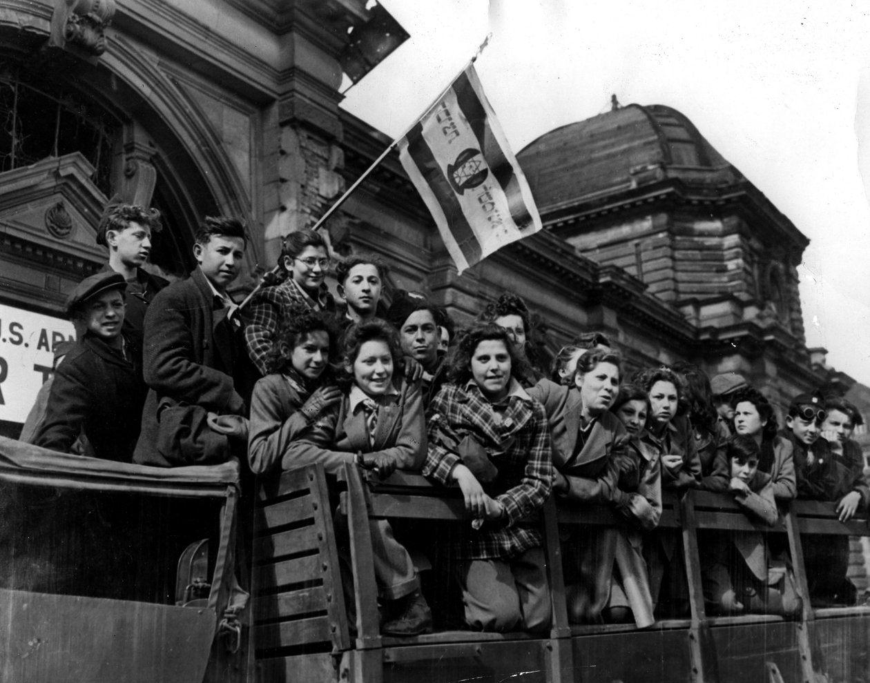 Andra (andra) världskriget (1939-1945) - Andra världskriget (WWII eller WW2): Tyskland med början 1946: En del av de 450 judiska barn och ungdomar som överlevde från dödsläger för att transporteras till Marseille för att nå Palestina. av Unbekannt