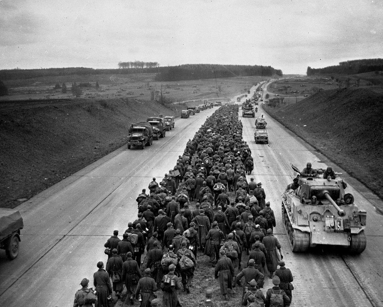Andra världskriget (1939-1945) - Andra världskriget (WWII eller WW2): Nära Giessen (Tyskland) norr om Frankfurt am Main (Frankfurt am Main) 29 mars av Unbekannt