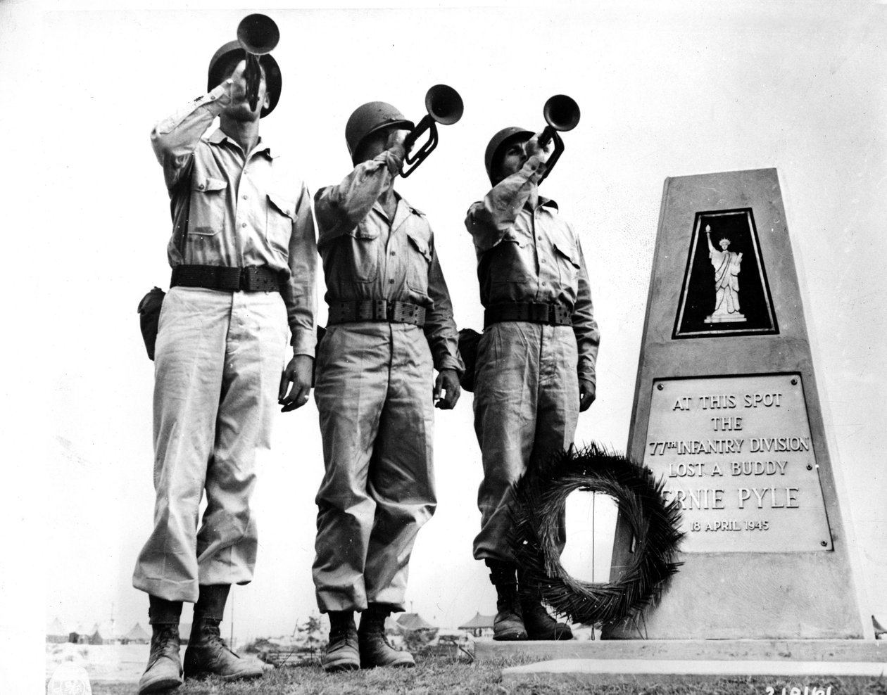 Andra världskriget (1939-1945) - Andra världskriget (WWII eller WW2): Okinawa (Japan) 20 augusti av Unbekannt