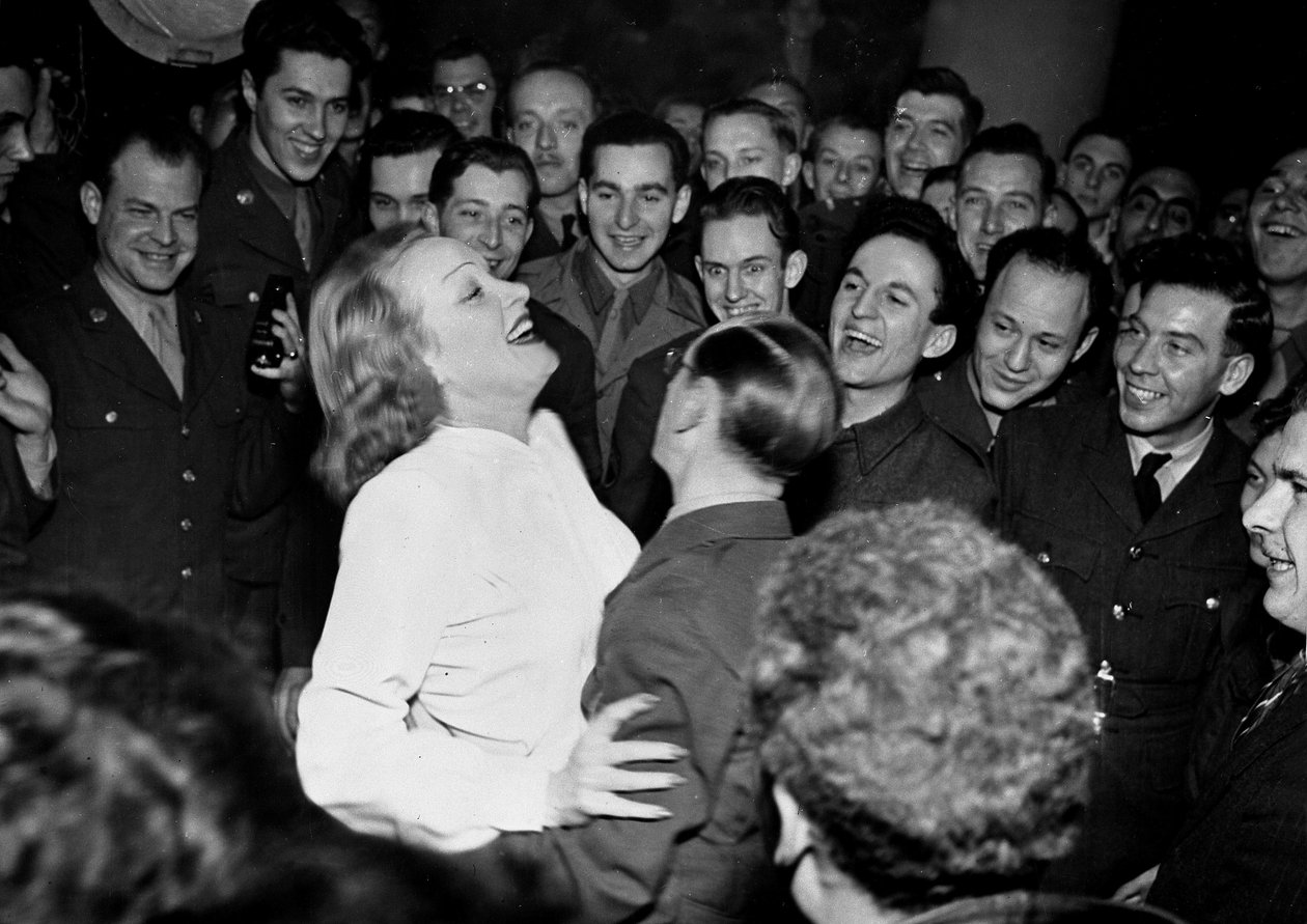 Andra världskriget (1939-1945) - Andra världskriget (WWII eller WW2): Paris (Frankrike) 10 mars av Unbekannt