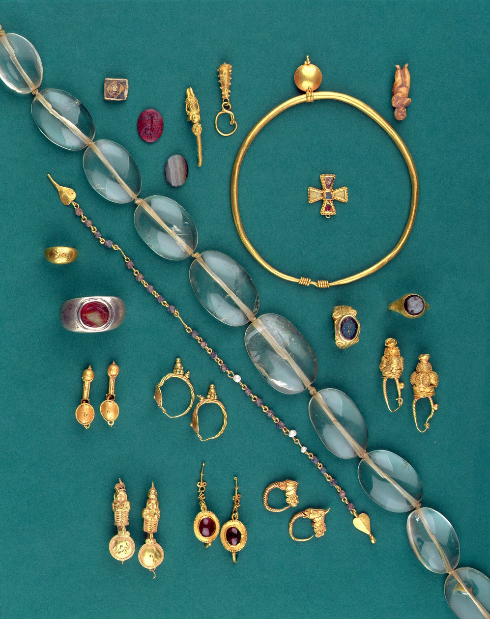Urval av romerska, bysantinska och akemenidiska smycken, från c.1000 f.Kr. till 700-talet e.Kr. (guld, silver, agat, röd jaspis, ben och glas) av Unbekannt