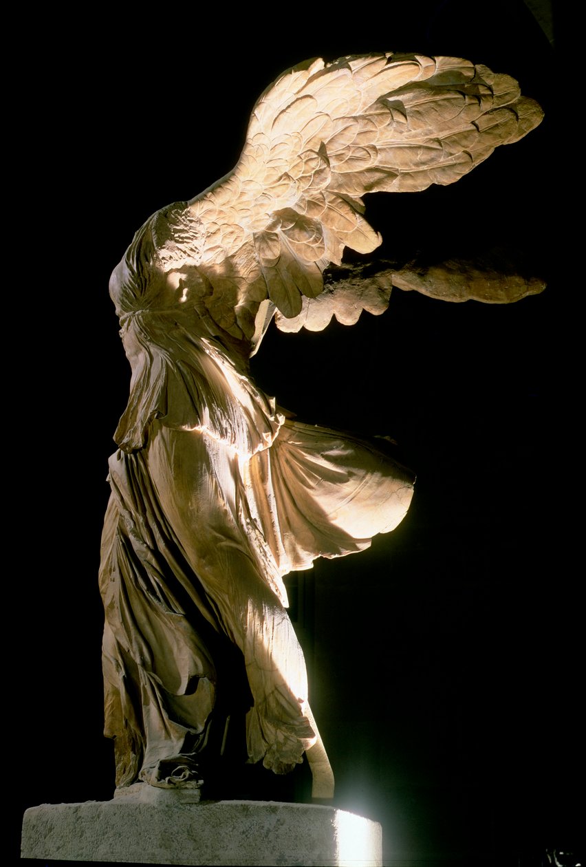 Sidovy av Segern från Samothrace (parisk marmor) (se även 94601-03 och 154093) av Unbekannt
