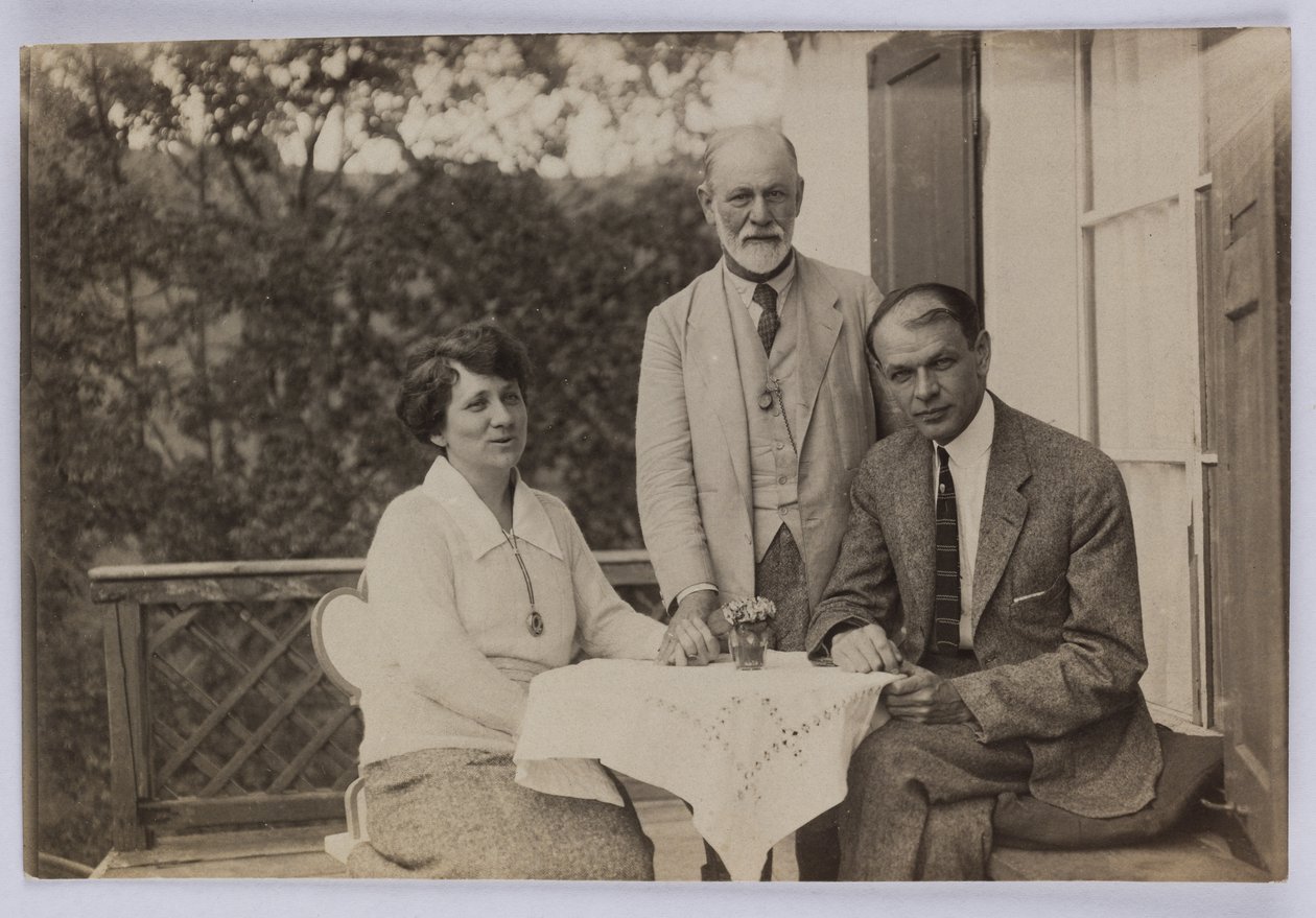 Sigmund Freud och Horace W. och Anjelika Frink, ca 1920 (s/v foto) av Unbekannt