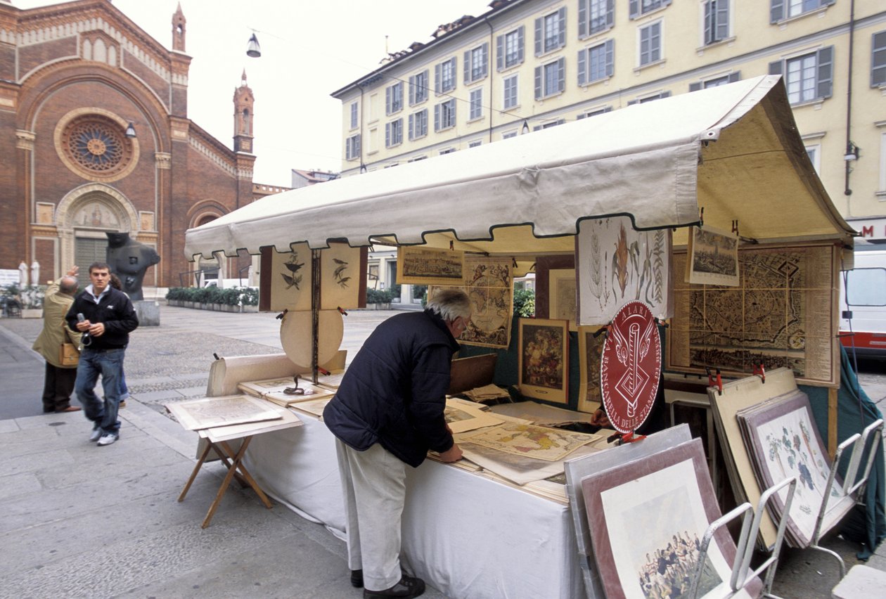 Stall som säljer tryck, Piazza del Carmine, Milano, Lombardiet, Italien av Unbekannt