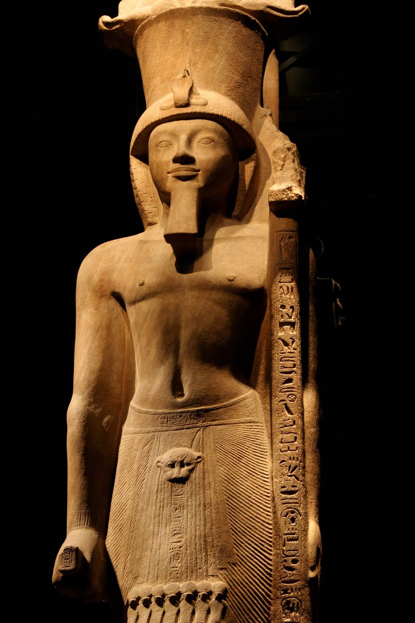 Staty av farao Sethi II (Seti eller Sety) (1200-1194 f.Kr.) av den 19:e dynastin i rosa gres, den bär en spira med symbolen för guden Amon, Egyptiska museet i Turin. av Unknown