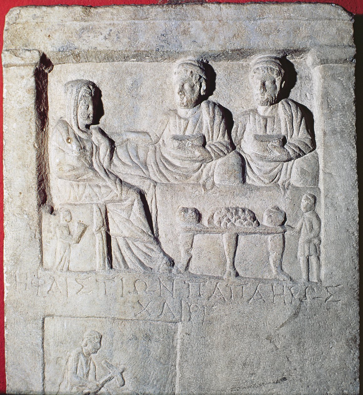 Stela Relief av en begravningsbankett (sten) med grekisk inskription, Mindre Asien av Unbekannt