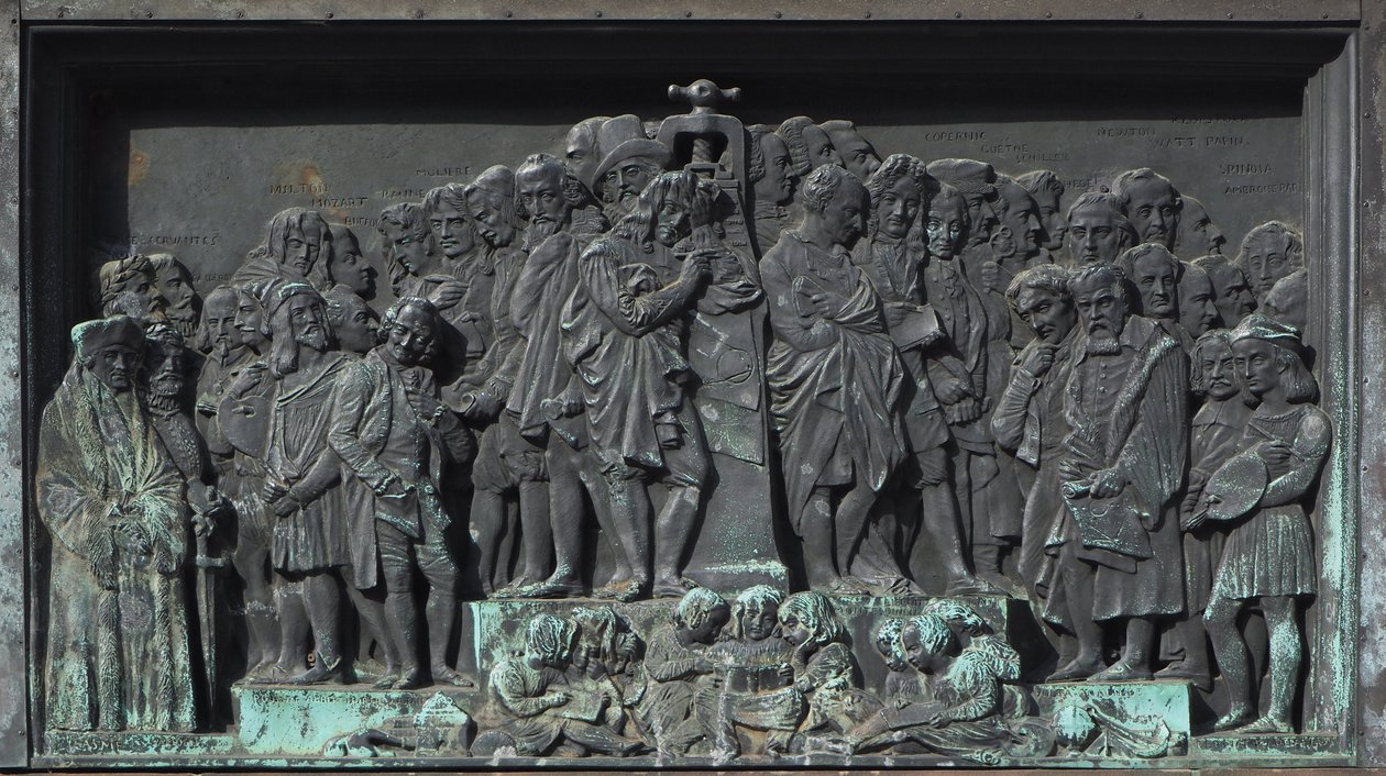 Strasbourg, Basrelief av skulpturen av Gutenberg. Europa av William M. Timlin