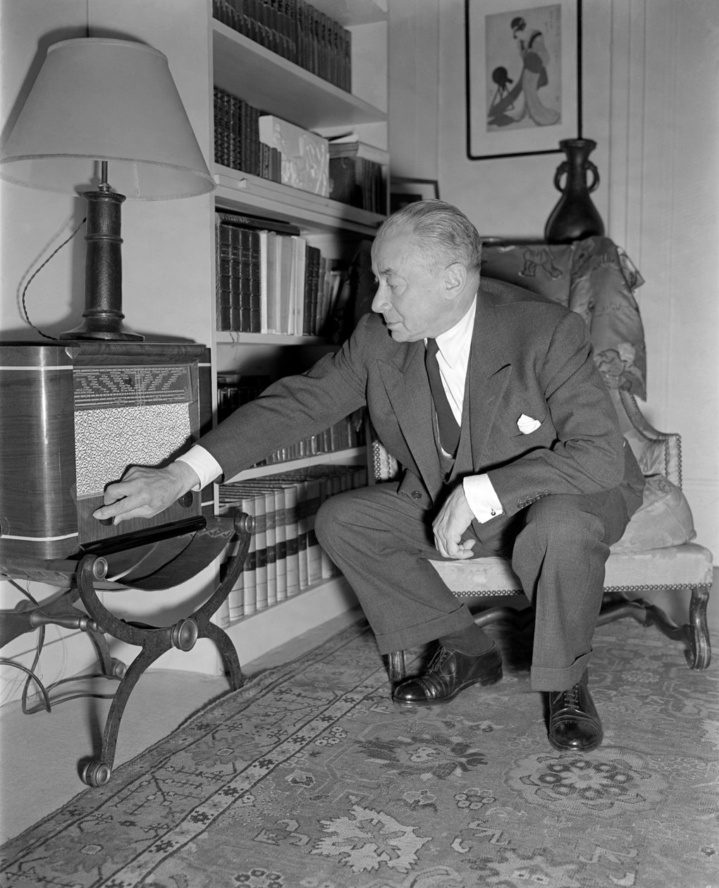POLITIKERN PAUL RENAUD I PARIS - 1949 av Unbekannt