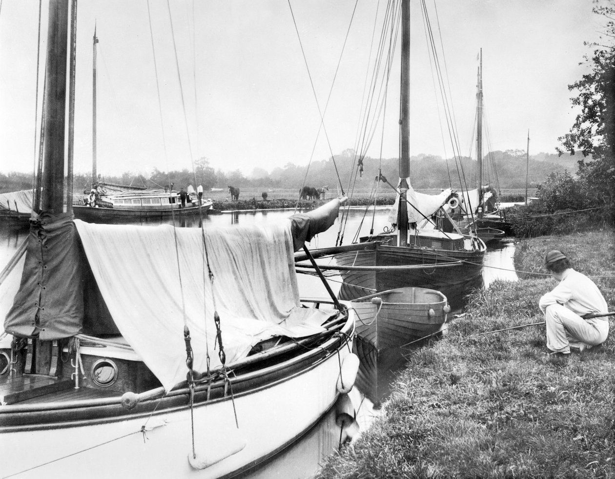 Storbritannien: Yachts and River Craft vid Wroxham Broad. Norfolk Broads, av Unbekannt