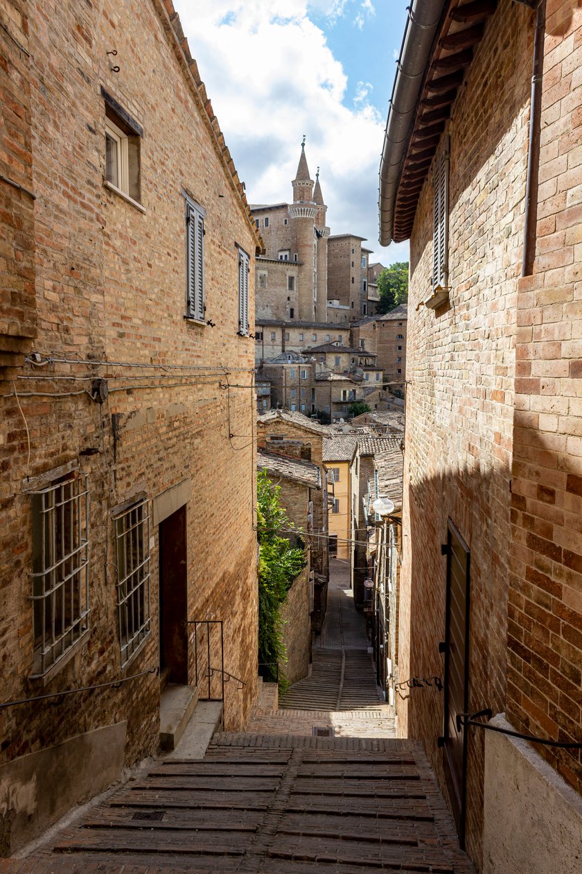Urbino, centrum av gamla stan (foto) av Alec Hunter