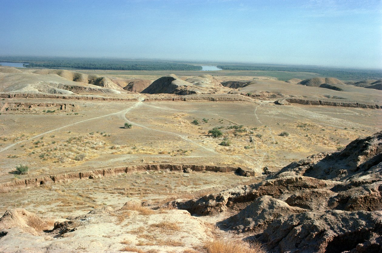 Utsikt över Ziggurat, byggd av Elaminekungen Untash-Gal (1265-46 f.Kr.) (foto) av Unbekannt